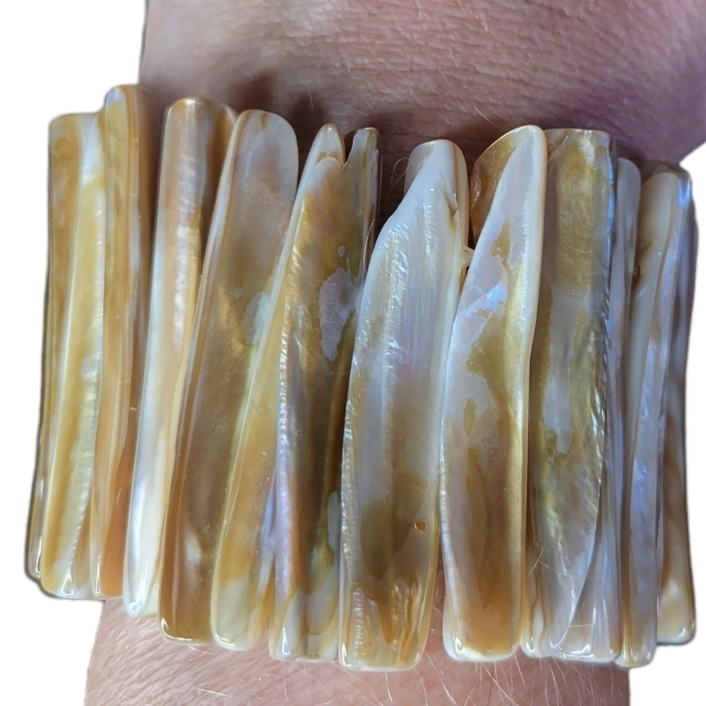 Real Shell Bracelet - Picture 2 of 5